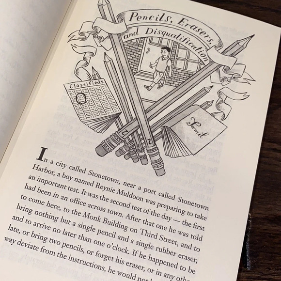 The Mysterious Benedict Society book - Picture 4 of 4